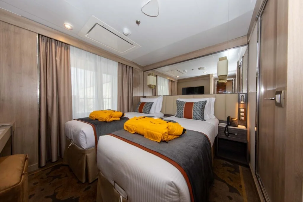 04-world-explorer-world-explorer-41