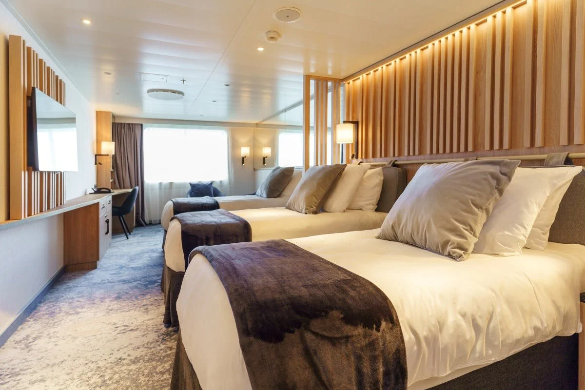 16-ultramarine-ultramarine-14