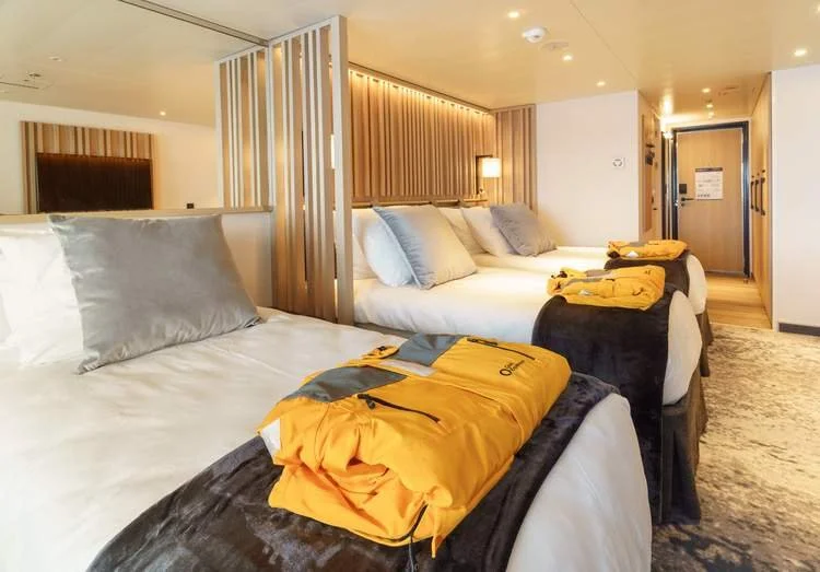 16-ultramarine-ultramarine-35