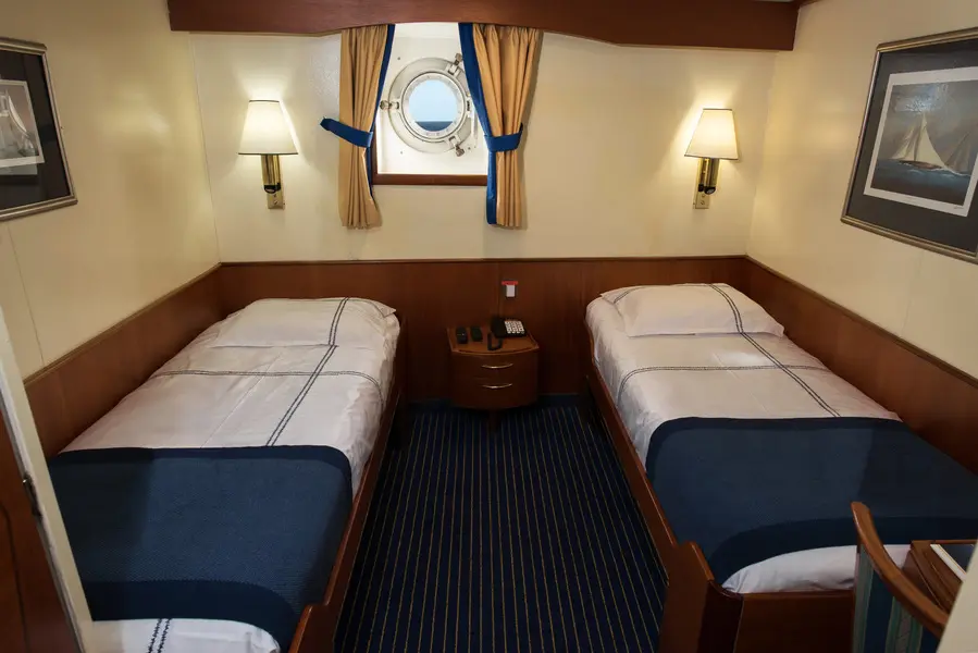 Lower-Deck-Cabin-107-Rogelio-Espinosa-8771