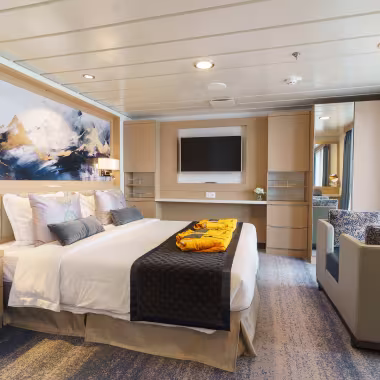 oex owners suite cabin 710 esp06315