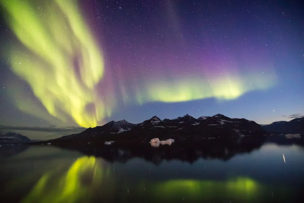 landscape northern lights eastgreenland acaciajohnson 4