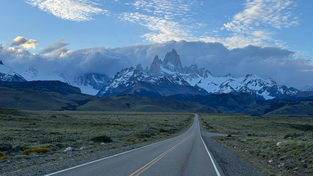 The road to Mount Fitz Roy near El Chalten, Patagonia